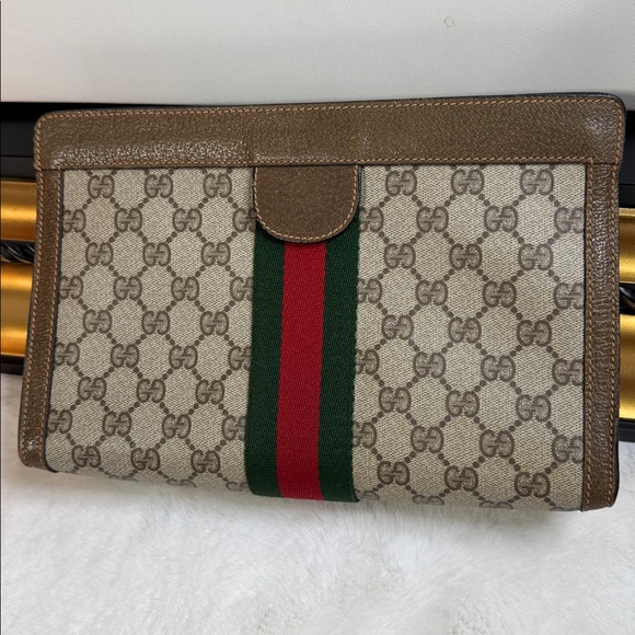 Vintage Gucci leather clutch bag. - Picture 12 of 13